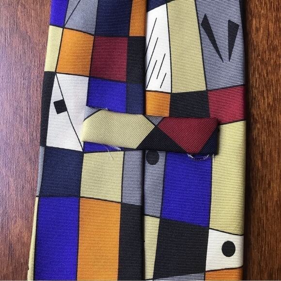 Vintage Guggenheim Museum 100% Silk Tie, Super Cool Abstract Design - Picture 8 of 11